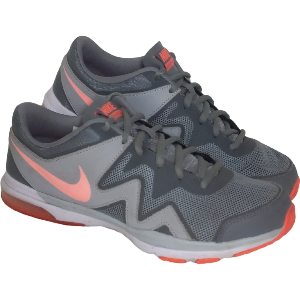 Nike sculpt tr 2 size 8.5 Gray  athletic  shoes
